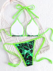 Conjunto de bikini de dos piezas con top de triángulo de cuello halter y Bottom tipo cheeky con estampado de mármol verde, de tela elástica para traje de baño de verano, elegante atuendo de playa para mujer - Verde - Ver 2
