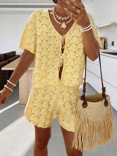 2026 New Valentine's Day Women's 2-Piece Set, Women's Vacation Outfit, Valentine's Day Sweater, Heart Print Sweater, Valentine's Day Clothing, Cream Yellow Ruffle Tie-Front Knit Set, Short Sleeve Cardigan And Shorts, V-Neck Drawstring Design