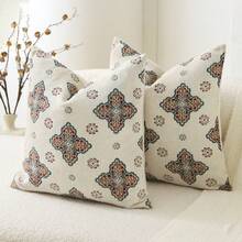 1pc Beige Four-Leaf Flower Single-Sided Chenille Jacquard Pillowcase (Pillow Insert Not Included), Colorful Petal Pattern Home Decor Sofa Bed Cushion Cover, Suitable For Bedroom, Balcony, Living Room, Dining Room, Sample Room Soft Furnishings - Four-leaf Beige Flower - View 3