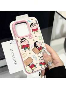 Fast EU Shipping (DE & ES)Spaßige und süße Crayon Shin Chan Muster Handyhülle kompatibel mit iPhone 16 Pro Max 15 14 13 12 11 7/8 Plus X XR XS Max Neue Luxus Anti-Rutsch und stoßfeste Silikon Weiche HülleSamsung