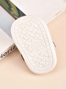 Kids Slippers, Toddler Cute Closed Toe Soft Bottom Non-Slip Indoor Sandals, Girls House Slippers - White - View 6