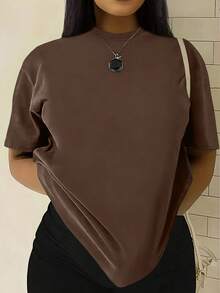 Camiseta de Manga Curta com Gola Redonda Marrom Sólida Plus Size, Camiseta Casual Solta Plus Size para Verão - Café - Visão 1