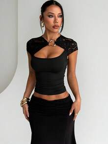 优雅女士露脐上衣，吊带领口，短袖，蕾丝细节，独特镂空设计，适合休闲穿着，黑色 - 黑色 - 查看 6