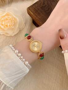 Chiếc đồng hồ thạch anh kiểu dáng cổ điển hình tròn dành cho nữ này rất thời trang và tinh tế, phù hợp để đeo hàng ngày, làm quà tặng sinh nhật, trong các buổi gặp gỡ thân mật và các bữa tiệc. - Nhiều màu - Xem 4