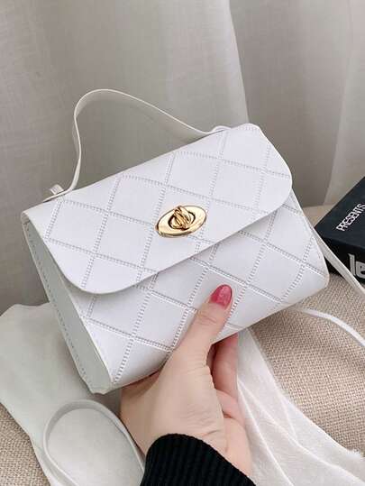 时尚百搭学生小方包，可作单肩包、斜挎包、手机袋，饰有可爱珍珠，小巧翻盖包，女士适用