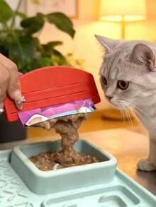 实用猫粮挤出器，湿粮挤出器，高效挤出剩余猫粮，减少浪费。非常适合注重喂食、清洁和操作简便的猫主人。这款挤出器尤其适合妙鲜包。它干净卫生，易于清洗。宠物喂食助手，设计紧凑，采用耐用塑料制成，喂食器，宠物用品。 - 圖案隨機 - 查看 3