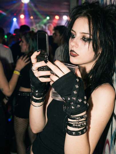 1 双时尚绳索交叉铆钉露指手套，朋克哥特风短袖保暖手套，户外万圣节服装配饰