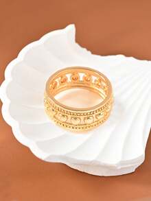 1枚时尚中性风格18K镀金戒指，精致时尚，男女皆宜，适合日常佩戴、派对及各种其他场合。也适合作为节日礼物。 - 金色 - 查看 4