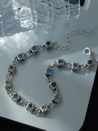 1件新款彩色锆石立方体骰子手链，复古别致奢华配饰，适合女性日常佩戴