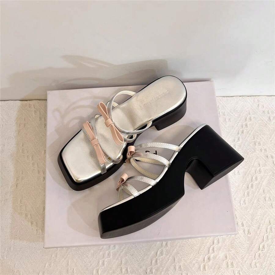 Pantuflas de Suela Gruesa para Mujeres, Uso al Aire Libre, Estilo Nuevo 2025, Tacón Grueso, Lazo, Plateadas, Casuales, Simples, Sandalias de Celebridad de Internet Más Vendidas - Negro - Ver 1