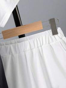 Bộ đồ thường ngày cho bé trai tuổi teen gồm áo thun ngắn tay in hình mặt cười và quần short - trắng - Xem 5