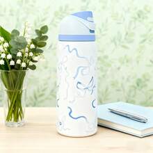 0waIaa Aquarius Bottle, With A Capacity Of 32 Oz (945 Ml), Can Retain Heat For Up To 24 H. It Can Keep Both Hot And Cold Beverages Warm, Suitable For Brewing Coffee And Making Iced Drinks. The Design Is Exquisite And It Is Suitable For Use In Various Occasions Valentine's Day. - 藍白色 - 查看 2