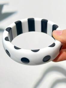 1pc Black & White Geometric Circle & Polka Dot Resin Bracelet, Y2K Style Accessory For Women