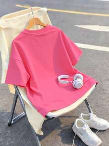 这款女童短袖T恤采用独特的熊图案和柔软的圆领设计；是一款休闲的紫红色T恤。 - 玫紅色 - 查看 3