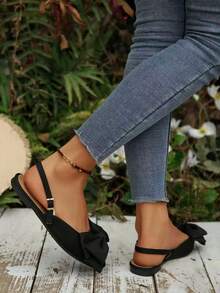 一双时尚优雅的黑色蝴蝶结平底鞋 - 黑色 - 查看 4