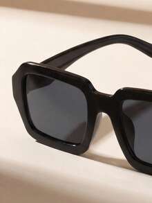 1 Pair Unisex Rectangular Small Frame Elegant Simple Fashion Sunglasses, Suitable For Family Outings, Travel, Holiday Outfits, Sports Style, Driving, Beach, Music Festivals, Outdoor Wear, Summer Accessories, Vacation, UV Protection, Golf, Hiking, Elegant Attire, Street Style Accessories, Sports, Parties, Street Style, Fishing, Outdoor Activities, Vacation - màu đen - Xem 3