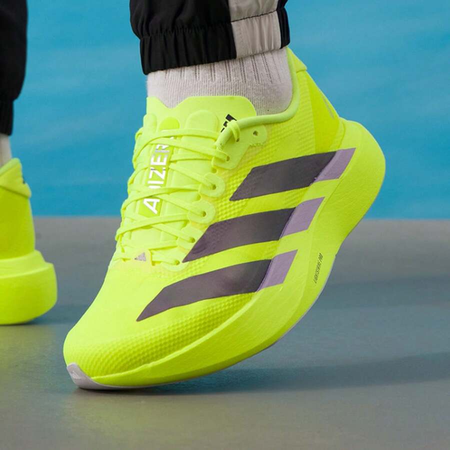 Adidas 男女新款透氣網麵慢跑休閒運動跑步鞋 - 黃色 - 查看 1