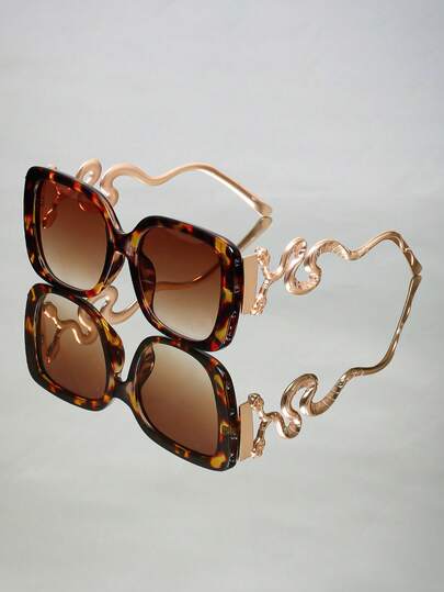 New Fashionable Dark Retro Metal Square Snake Large Frame Party Personalized Fashion Glasses For Women And Men, Suitable For Street Photography, Runway, Hip-Hop, Casual, Party, Holiday, Beach, Travel, Commute, High-End Stylish Fashion Glasses