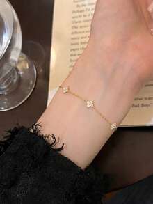 1pc Women's Bracelet, Bohemian Tassel Style, Copper Inlaid Zirconia Four-Leaf Clover Flower Bracelet, Daily Accessory Gift - Yellow Gold - View 2