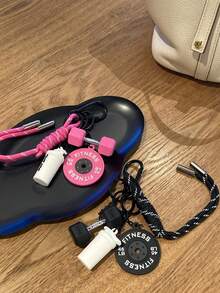 一系列创意、可爱、甜美、时尚的运动主题包包挂饰/钥匙扣，健身配件，夏季时尚必备单品——杠铃、哑铃、水壶造型钥匙扣，背包挂饰，珠宝钥匙扣，适合热爱运动的男孩、女孩、男士和女士，精美礼品。 - 彩色 - 查看 8