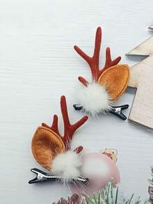 1 Pair Women's Christmas Reindeer Antler White Fur Ball Decor Hair Clips, Girls And Ladies Headpiece Accessories, Suitable For Daily Commute, Party, Christmas, Stage Performance Matching
