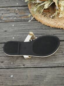 Teens' Hollow Geometric Design Flip Flops, Vacation Style Lightweight Fashion Gold Sandals Suitable For Summer, Beach, Festivals, Gifts - Gold - View 7