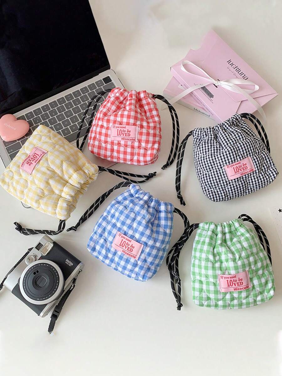 1 Bolsa para Câmera Acolchoada Xadrez Fofa, Estojo para Câmera CCD, Material Macio, Anti-queda e à Prova de Poeira, Bolsa Pequena para Câmera, Adequada para Armazenamento de Câmeras com Cartão Preto, Simples e Portátil, Anti-queda, Anti-arranhões, Uso Externo Multiuso, Acessório para Câmera, Essencial para Viagem, Essencial para Cruzeiro, Essencial para Dormitório, Presentes de Aniversário, Presentes para Madrinhas, Presentes para Mães, Presentes para Professores, Presentes de Dia dos Namorados, Estojo para Carregador, Organizadores de Bagagem para Mulheres e Homens - Multicolorido - Ver 1