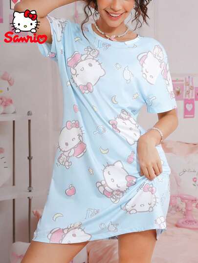 SANRIO 一件浅蓝色和白色圆领睡裙，休闲家居服