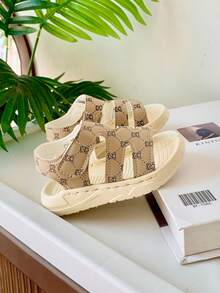 2-8岁男女童卡其色运动凉鞋，适合夏季户外活动，防滑耐磨平底白色男女童运动凉鞋，柔软舒适的卡其色男女童沙滩凉鞋，方便旅行度假，易于穿脱的魔术贴设计，可爱小熊图案时尚休闲儿童凉鞋 - 卡其色 - 查看 5