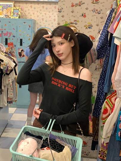 Women's Autumn Sexy Asymmetric Shoulder Letter Graphic Long Sleeve T-Shirt