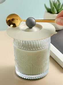 1个带勺夹的塑料杯盖，多功能防尘防漏杯/茶杯盖