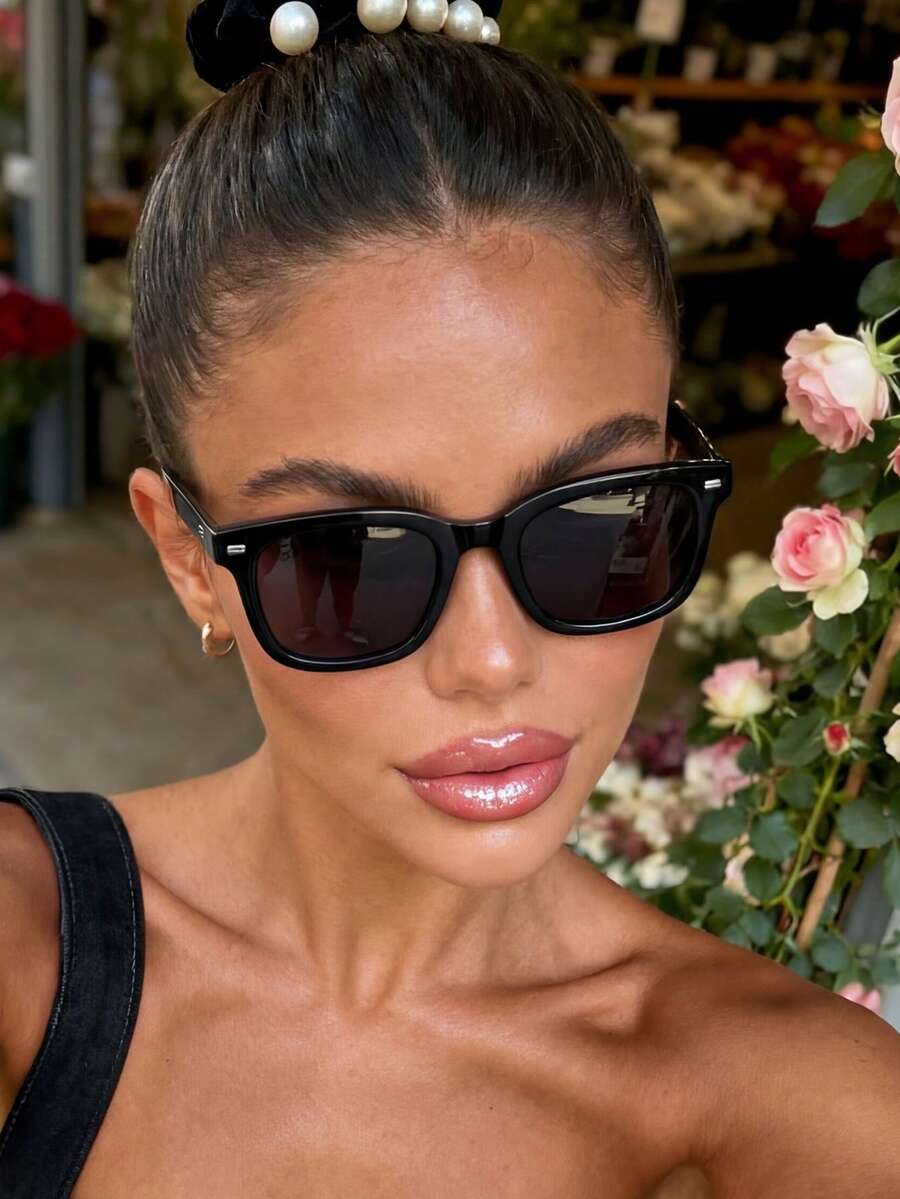 1 Pair Unisex Square Minimalist Fashion Sunglasses, Suitable For Sports, Travel, Driving, Beach, Festivals, Vacations, Street, Fishing, Outdoor Activities, A Street Fashion Accessory, And A College Style Choice For Summer Beach Vacations, Outdoor Trips, And Back To School Season - Black and Gray - View 1