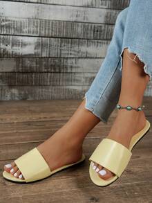 Vintage Solid Color Strap Sandals, Women's Round Toe Flat Non-Slip Slippers,Spring Summer Outfits - Yellow - View 3