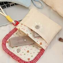 女士旅行收纳包，大容量，蕾丝花边和心形镂空设计，多隔层可收纳化妆品、卫生巾、钥匙等，可折叠便携，安全拉链封口，耐用面料，浅粉色