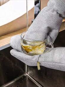 2只装。高品质钢丝洗碗手套。内置PVC材质。防滑、轻便、耐用。适用于厨房、浴室、卫生间和户外清洁。家务劳动。浴室清洁。防滑握柄。符合人体工学设计。耐用材质。加固缝线。清洁用品。家居必备。 - 彩色 - 查看 11