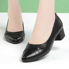 2025 Primavera Nuevos Zapatos de Trabajo Versátiles Casuales de Suela Suave para las Cuatro Estaciones con Punta Afilada y Sin Cordones Zapatos de Cuero Pequeños - Negro - Ver 1