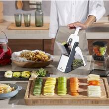 2026 Newly Upgraded Food Slicer, Specifically Designed For Potato Sticks, Thin Slices, And Cubes. A And Reliable Mandoline Slicer Suitable For All Chefs. 5-In-1 Vegetable Chopper With Adjustable Thickness From 0.1 To 8mm-An Essential Prep Tool. Quick Meal Prep With Effortless Assembly And Cleaning-No Gloves Or Blade Changes Required. This Vegetable Slicer Makes An Excellent Gift For Weddings, Celebrations, Or Home Use. Compact Design Saves Counter And Cabinet Space-An Essential  For Every Homemaker. The Perfect Present For Moms, Wives, Neighbors, Friends, Bosses, Or Colleagues Who Love Cooking. - 灰白色 - 查看 3