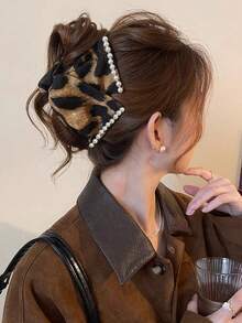 1个女士豹纹珍珠三角发爪夹，大号适合浓密头发，优雅发爪发饰，2026新款女士时尚发饰发夹 - 彩色 - 查看 7