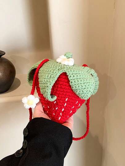 Bolso de fresa hecho a mano a ganchillo, bolso de hombro de diseño único de punto hueco, monedero lindo y dulce