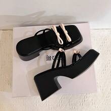Pantuflas de Suela Gruesa para Mujeres, Uso al Aire Libre, Estilo Nuevo 2025, Tacón Grueso, Lazo, Plateadas, Casuales, Simples, Sandalias de Celebridad de Internet Más Vendidas - Negro - Ver 5