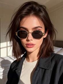 1 pieza Gafas de moda con marco metálico pequeño y poligonal, gafas de mujer de estilo callejero personalizado de alta gama - Pieza negra y gris enmarcada en oro. - Ver 2