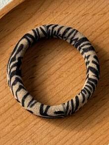 可调节肩带围裙,带实用口袋,可定制花卉和字母 A-Z 印花,男女通用,耐用围兜式肩带,颈部和腰部系带均可调节,大口袋,可水洗,防污,适用于厨房、美发师、园艺、厨师、美容学校、婚礼、派对等场合 - 优雅背景 - 彩色 - 查看 26