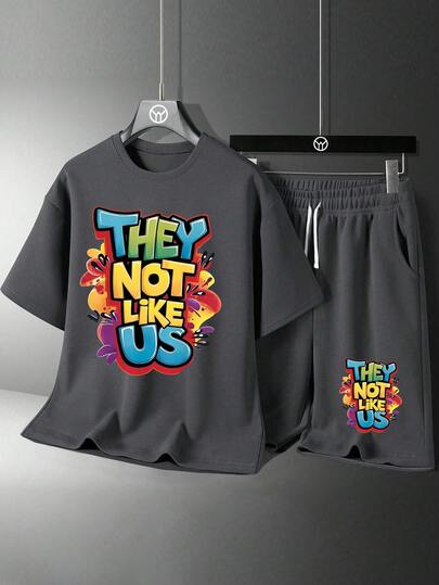 男童卡通数字印花圆领短袖T恤和短裤套装