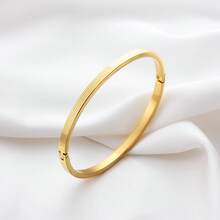 1件18K镀金极简纹理手镯，女士款，时尚优雅，百搭，适合日常佩戴和各种场合。 - 手鐲 - 查看 2