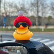 Strickmütze Gelbe Ente Auto Armaturenbrett Dekoration mit modischer Brille & Kette, PVC Auto Innenraum Zubehör als lustiges Urlaubsgeschenk für Männer & Frauen, Auto, Auto Zubehör, Auto, Auto Essential, Auto Innenraum Zubehör, Auto Dekoration - A - Übersicht 6