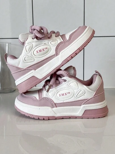1 Pair Kids' Pink & White Patchwork Canvas Sneakers, Featuring Pastel Macaron Color Scheme, Simple Letter Decor, Classic Low-Top Casual Sporty Style, Suitable For Daily Wear, School Activities And Light Exercise