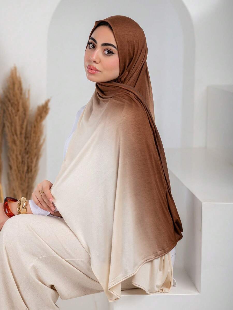 1件装高级渐变色针织头巾，高品质奢华女士穆斯林围巾披肩，渐变印花，长款头巾式弹力柔软头巾，适合日常生活、外出和聚会。