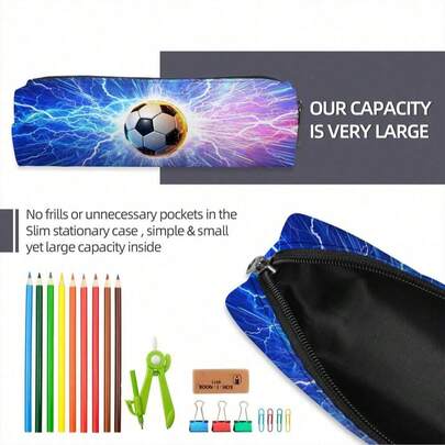 Erkekler arasında oldukça popüler olan futbol temalı bir kırtasiye çantası. Basit ve hafif olup polyester malzemeden üretilmiştir. Bu kırtasiye düzenleyici çanta öğrenciler için uygundur ve ayrıca kalem kutusu veya sırt çantası aksesuarı olarak da kullanılabilir.