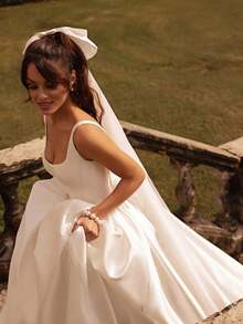 Exquisite Square Neck A-Line Wedding Gown In Pure White With Delicate Spaghetti Straps And A Sophisticated Low-Back Design – Featuring A Flowing Floor-Length Silhouette And Timeless Elegance, Perfect For Weddings, Christmas Festivities, Halloween Parties, Holiday Galas, Prom, Birthday Celebrations, Formal Dinners, And Special Occasions. A Versatile Dress Suitable As A Bridal Gown, Formal Evening Dress, Party Attire, Vacation Outfit, Or For Wedding Guests And Bridesmaids. Crafted With A Flattering A-Line Cut And Classic Square Neckline For A Dreamy, Feminine Look That Captures The Joy Of Celebration. - 白色 - 查看 3