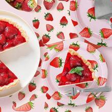 优质粉色草莓桌布 - 耐用、一次性、用途广泛，是提升任何生日或节日庆祝活动的完美之选。易于清洁，适合大多数桌子。